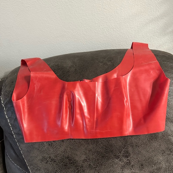 Sexy red LATEX outfit! Bomb!! - Picture 3 of 6